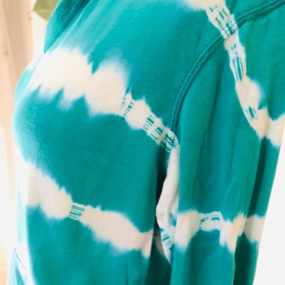SOLD - Kelly Green & White tye dye hoodie - Picture 4 of 7
